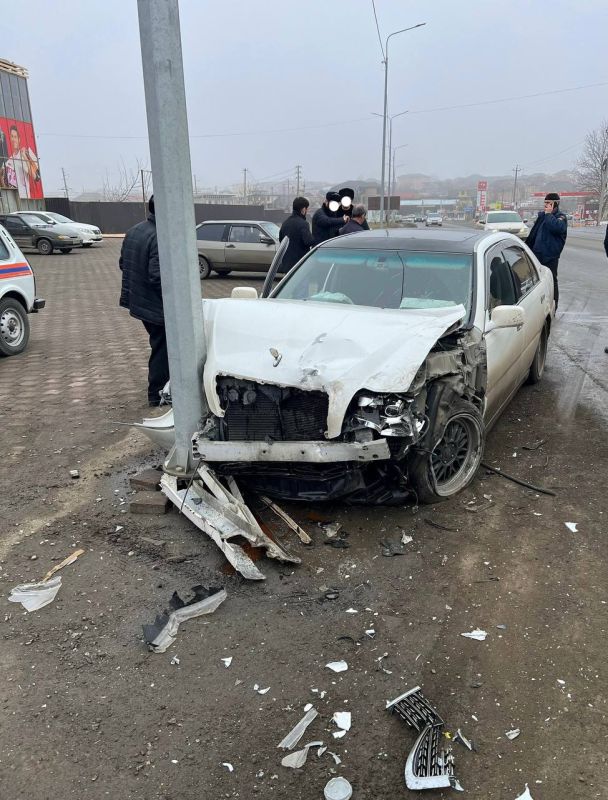 В 10:31 по (мск) 26.01.2026 года в Центр обработки вызовов «Служба 112» поступило сообщение о дорожно-транспортном происшествии в г. Магас, по улице 65 лет Победы