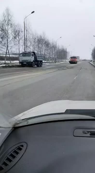 Коммунальщики Магаса продолжают работы по очистке городских дорог