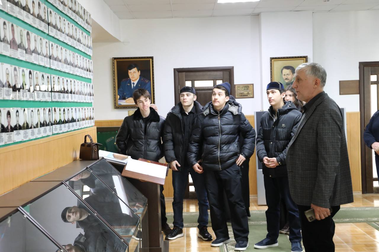 Будущие архитекторы и дизайнеры побывали в гостях у полицейских в рамках Всероссийской акции «Студенческий десант» Будущие архитекторы и дизайнеры побывали в гостях у полицейских в рамках Всероссийской акции «Студенческий десант»