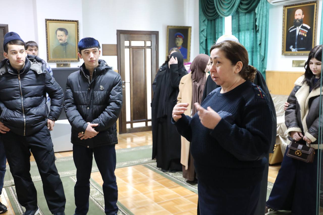 Будущие архитекторы и дизайнеры побывали в гостях у полицейских в рамках Всероссийской акции «Студенческий десант» Будущие архитекторы и дизайнеры побывали в гостях у полицейских в рамках Всероссийской акции «Студенческий десант»