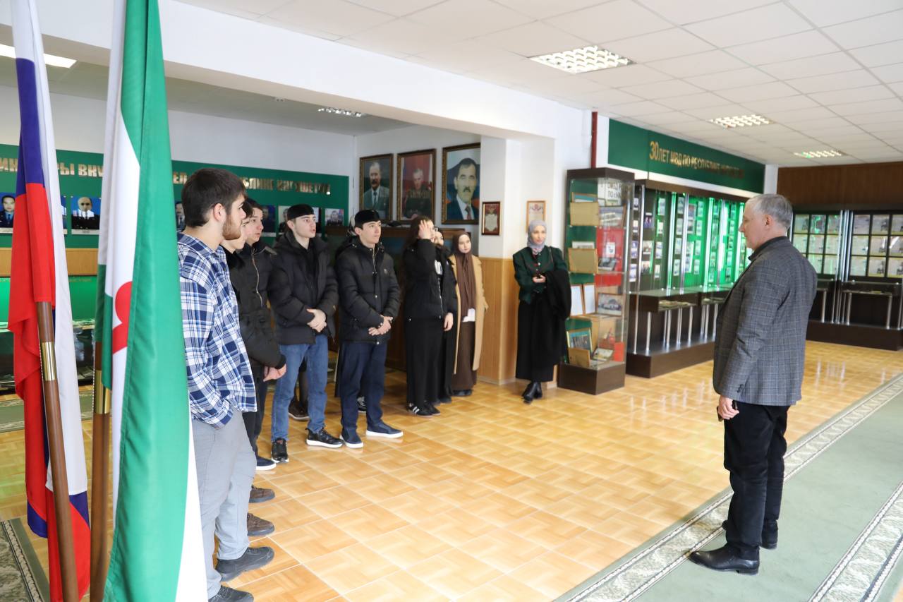 Будущие архитекторы и дизайнеры побывали в гостях у полицейских в рамках Всероссийской акции «Студенческий десант» Будущие архитекторы и дизайнеры побывали в гостях у полицейских в рамках Всероссийской акции «Студенческий десант»