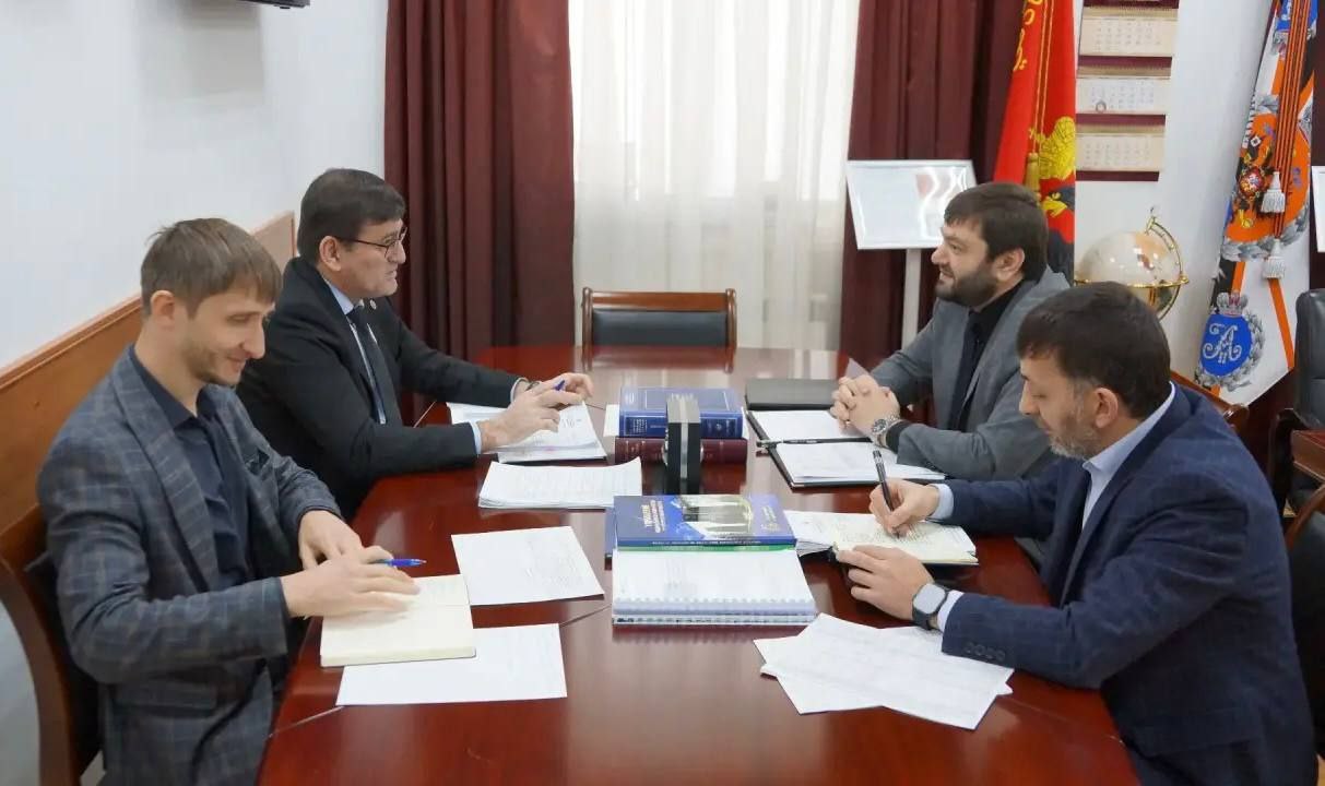 Вице-премьер – и.о. министра финансов Тамерлан Вышегуров провёл рабочую встречу с руководителем УФК по РИ Ильясом Угурчиевым