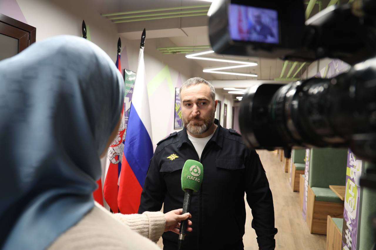 «Ориентир – закон и честь!» Полицейские Ингушетии совместно с Юнармиейрассказали подросткам о том, как выбрать в жизни правильный путь «Ориентир – закон и честь!» Полицейские Ингушетии совместно с Юнармиейрассказали подросткам о том, как выбрать в жизни правильный путь