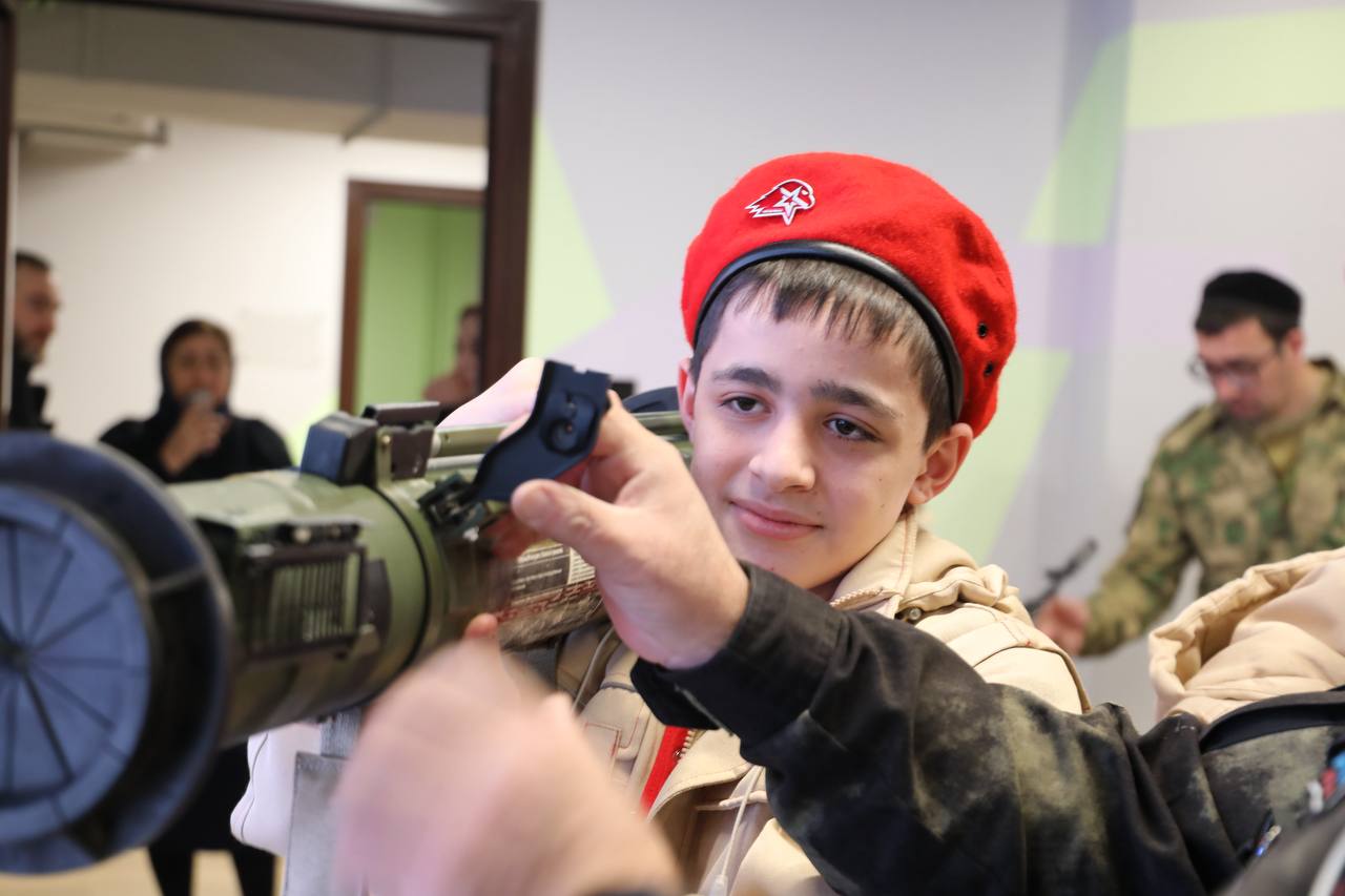 «Ориентир – закон и честь!» Полицейские Ингушетии совместно с Юнармиейрассказали подросткам о том, как выбрать в жизни правильный путь «Ориентир – закон и честь!» Полицейские Ингушетии совместно с Юнармиейрассказали подросткам о том, как выбрать в жизни правильный путь