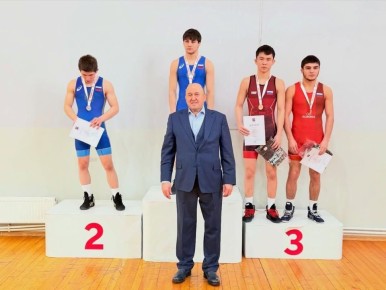 Ингушский борец завоевал серебро на юниорском Первенстве Москвы