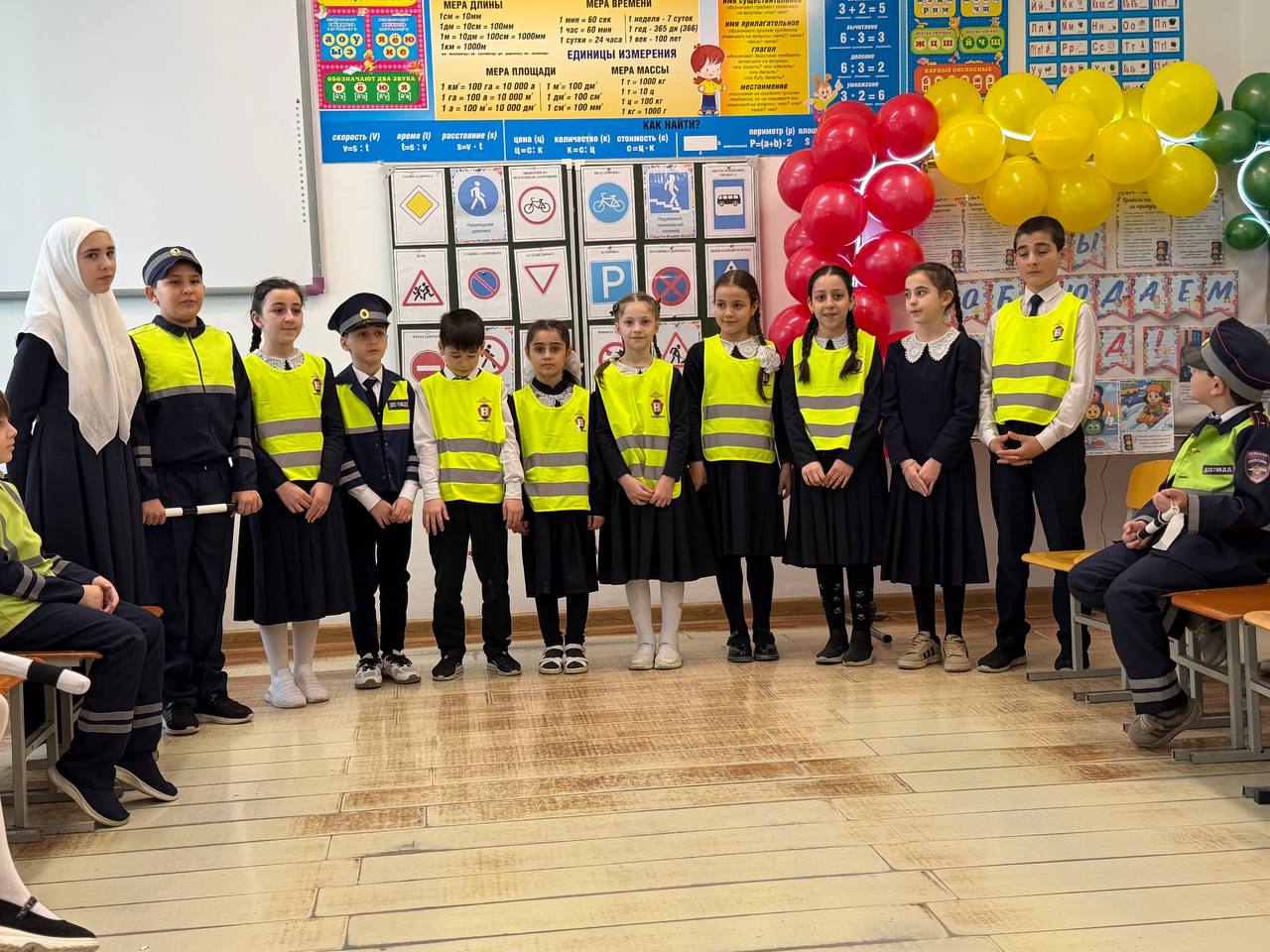 Сотрудники Госавтоинспекции приняли участие в проведении викторины «Безопасная зимняя дорога» Сотрудники Госавтоинспекции приняли участие в проведении викторины «Безопасная зимняя дорога»