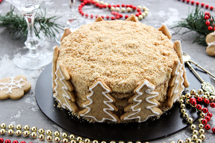 Идеальный медовик со сметанным кремом и черносливом