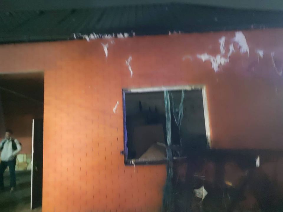 В 00:00 по (мск) 03.02.2026 года в Центр обработки вызовов "Служба 112" поступило сообщение о том, что в с.п. Экажево по улице пер. Толстого д. 4, произошел взрыв газо-воздушной смеси