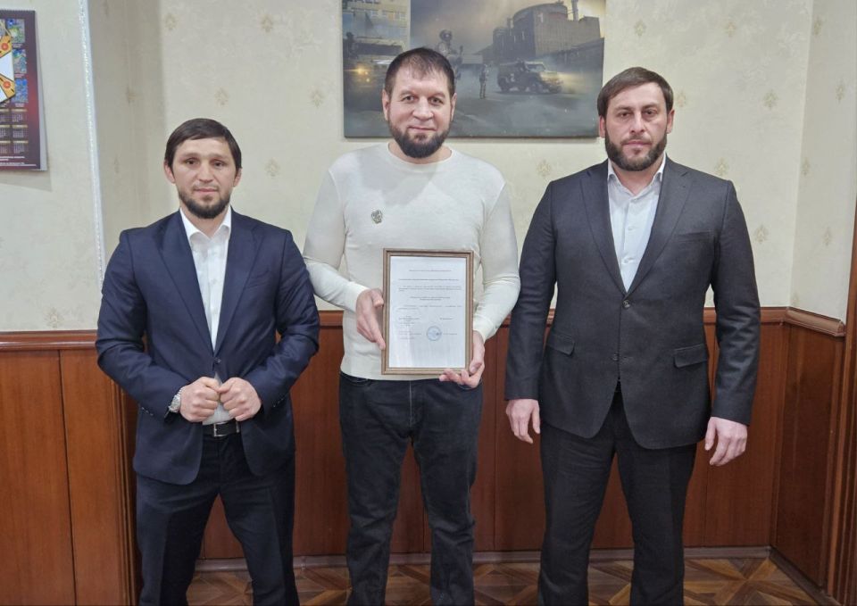 Указом Главы Ингушетии российскому борцу смешанных единоборств Александру Емельяненко присвоено звание «Заслуженный работник физической культуры Республики Ингушетия»