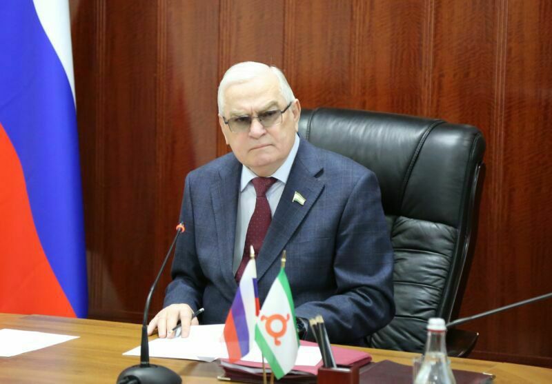 Парламентарии формируют повестку февральского заседания