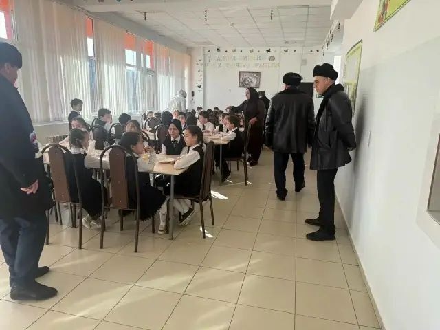 Ингушские единороссы оценили качество горячего питания в школе села Галашки