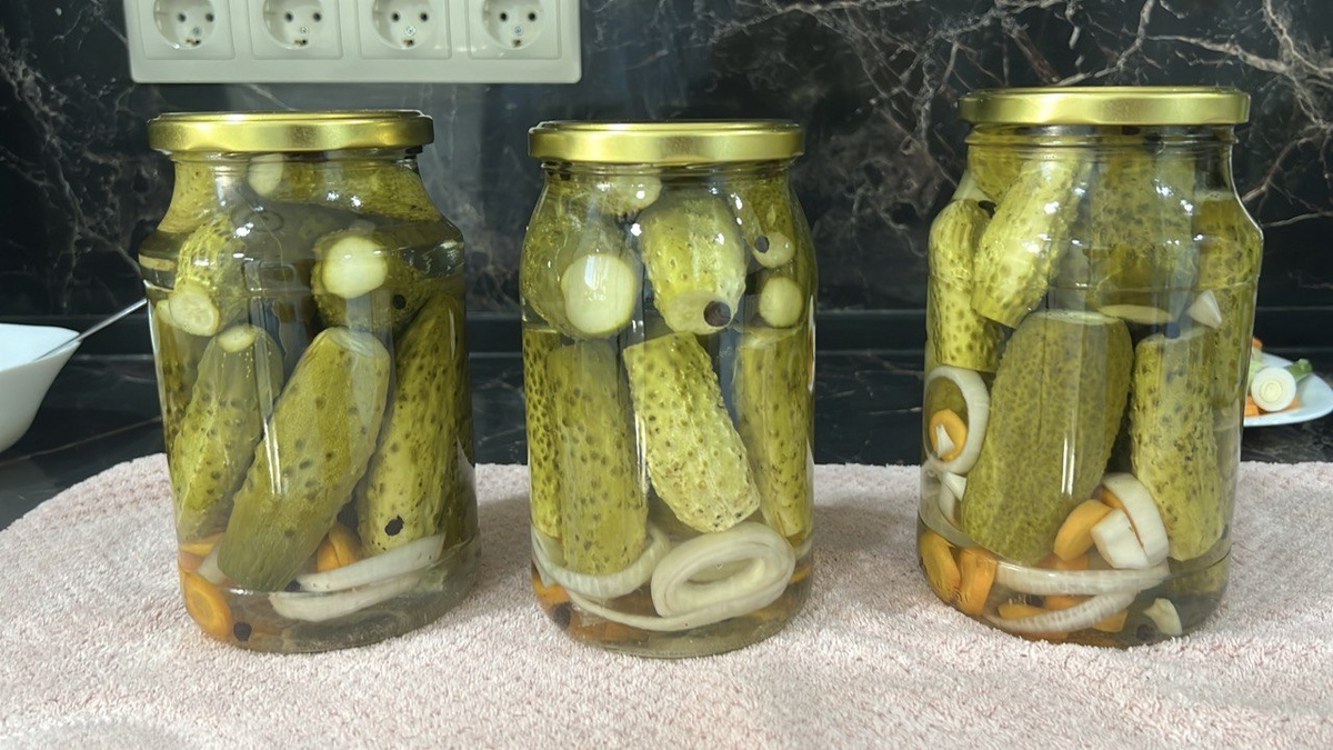 Невероятные хрустящие огурцы на зиму: Как запастись полезными закусками?