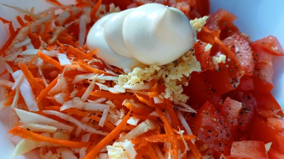 Неповторимый салат на каждый день: свежесть и яркость в вашем меню