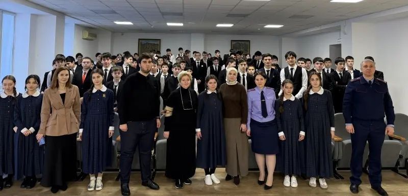 Следователь напомнил учащимся гимназии Назрани об ответственности за травлю