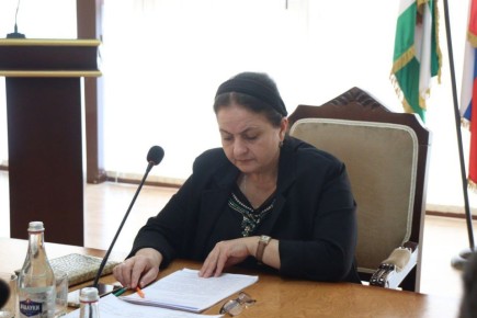 Под председательством заместителя главы администрации г. Магас Макки Зязиковой состоялось заседание Комиссии по делам несовершеннолетних и защите их прав