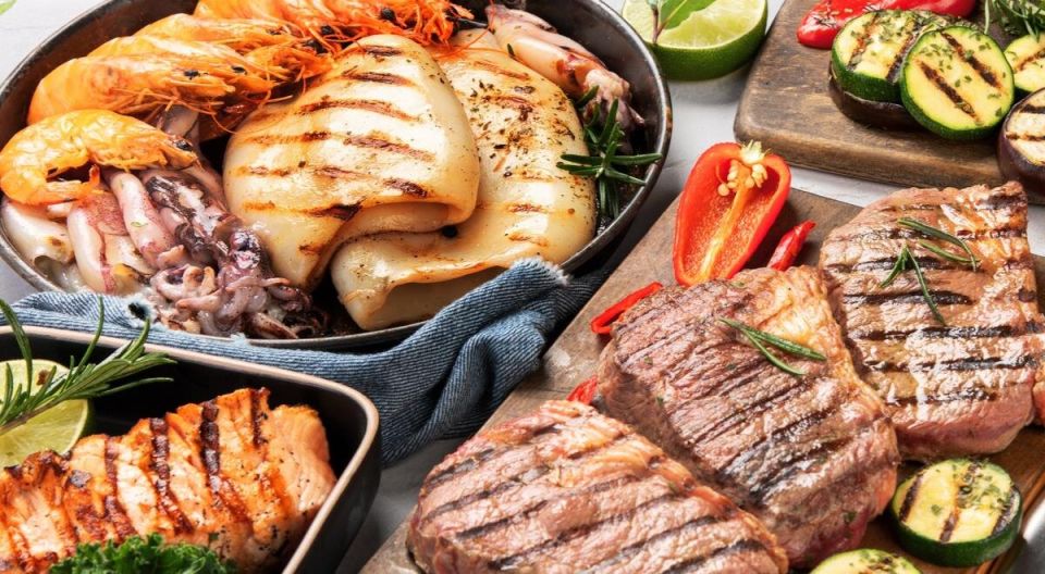 Доктор советует: какие 'полезные' продукты необходимо ограничить при высоком холестерине