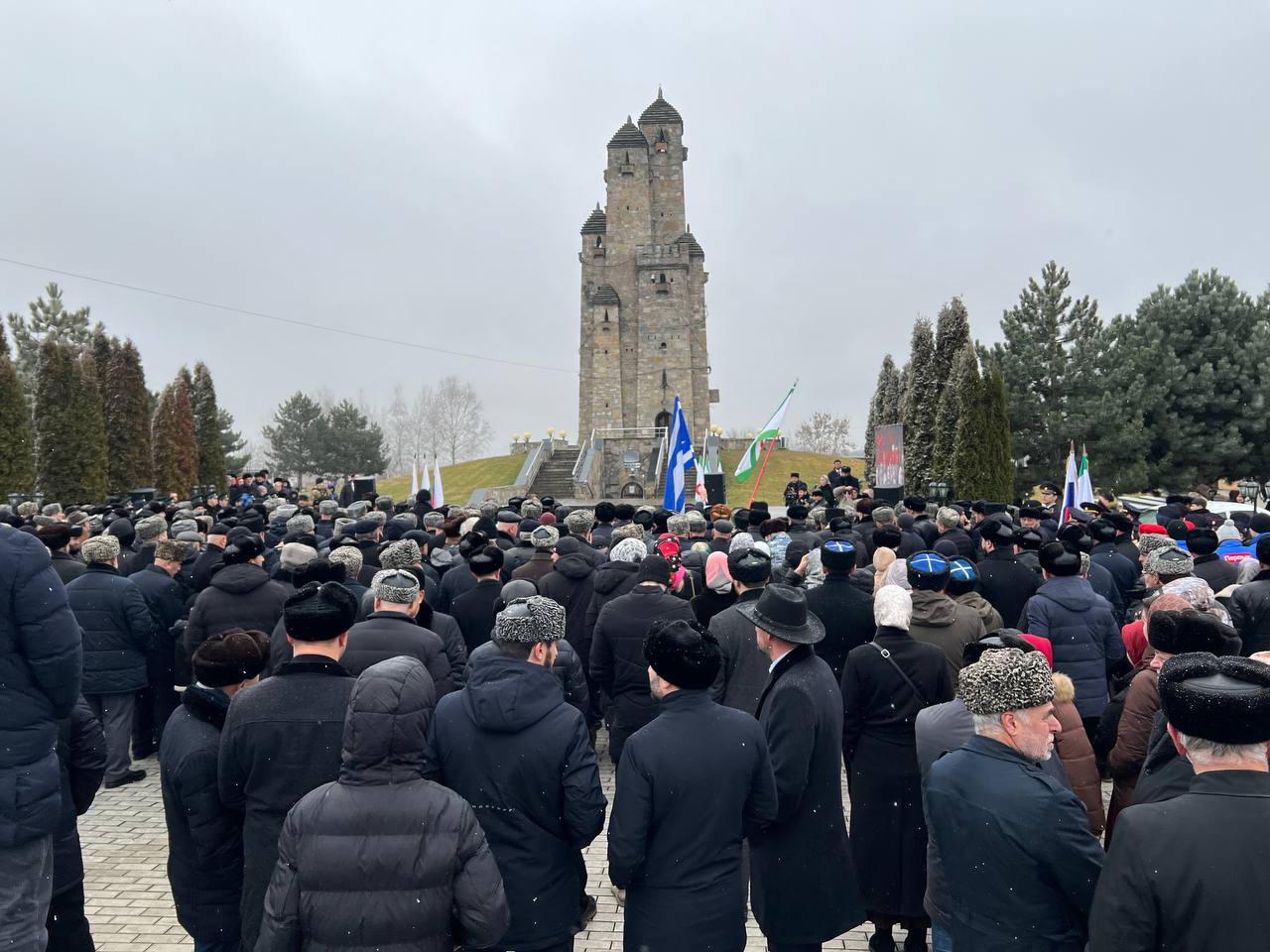 Сотрудники МЧС Республики Ингушетия приняли участие в траурном мероприятии на Мемориале Памяти и Славы в г. Назрань, посвящённом 82-й годовщине депортации ингушского народа в Казахстан и Среднюю Азию Сотрудники МЧС Республики Ингушетия приняли участие в траурном мероприятии на Мемориале Памяти и Славы в г. Назрань, посвящённом 82-й годовщине депортации ингушского народа в Казахстан и Среднюю Азию