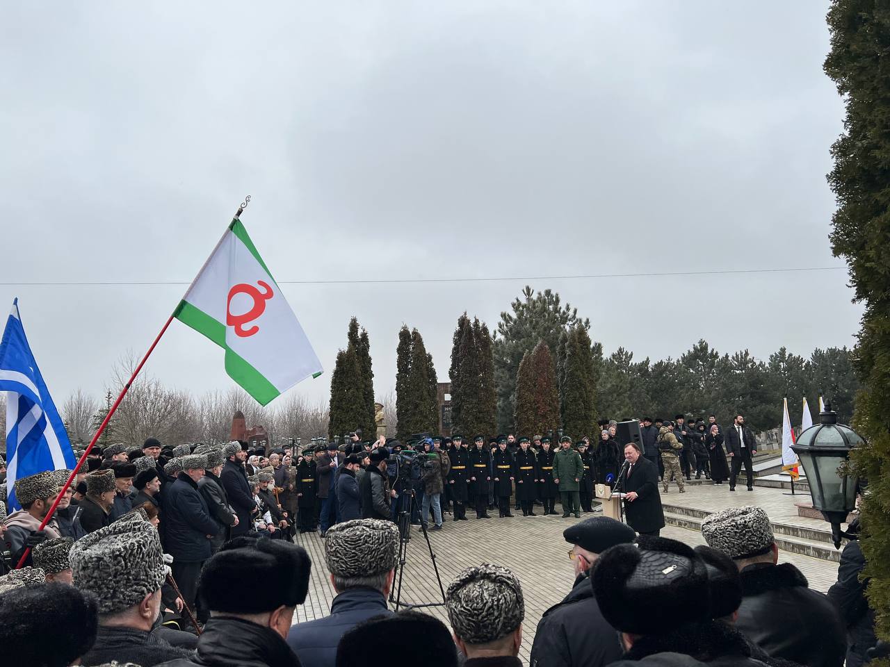 Сотрудники МЧС Республики Ингушетия приняли участие в траурном мероприятии на Мемориале Памяти и Славы в г. Назрань, посвящённом 82-й годовщине депортации ингушского народа в Казахстан и Среднюю Азию Сотрудники МЧС Республики Ингушетия приняли участие в траурном мероприятии на Мемориале Памяти и Славы в г. Назрань, посвящённом 82-й годовщине депортации ингушского народа в Казахстан и Среднюю Азию