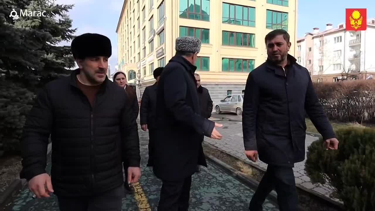 Исполняющий обязанности мэра Магаса, Муса Темурзиев, провел инспекцию центральных улиц и общественных зон города