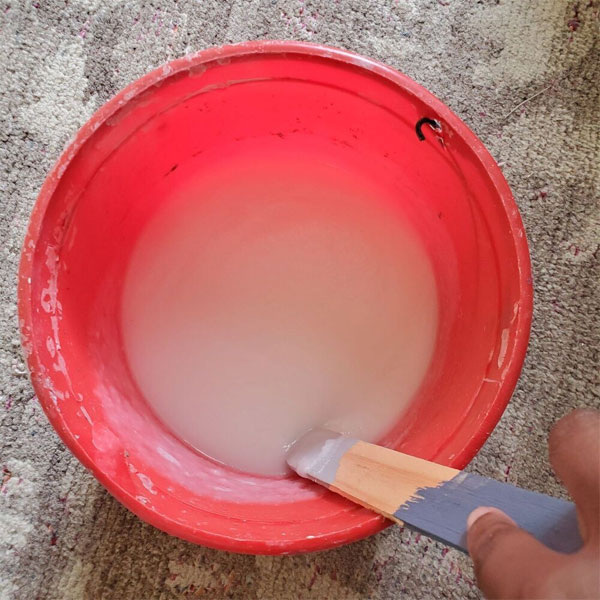 Клей или клейстер: что выбрать для поклейки обоев?