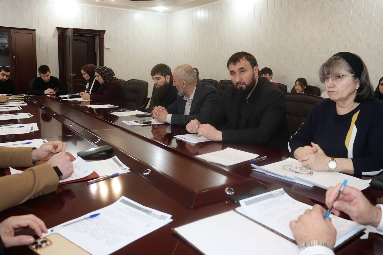 Будущее за молодёжью: в Мэрии Назрани обсудили развитие «Движения Первых» Будущее за молодёжью: в Мэрии Назрани обсудили развитие «Движения Первых»