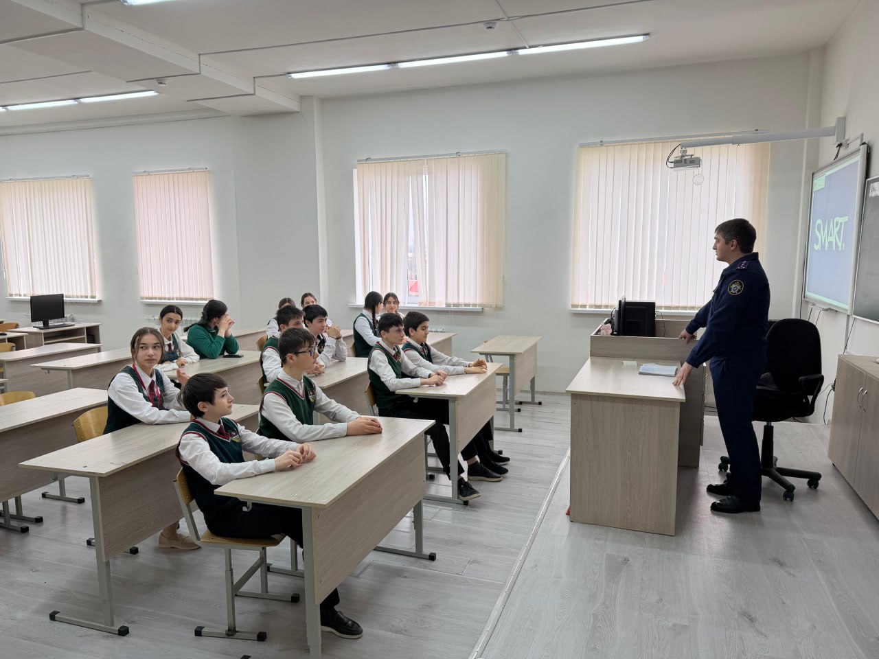 Сотрудник следственного управления СК России по Республике Ингушетия провёл профилактическое мероприятие по противодействию правонарушениям среди несовершеннолетних Сотрудник следственного управления СК России по Республике Ингушетия провёл профилактическое мероприятие по противодействию правонарушениям среди несовершеннолетних