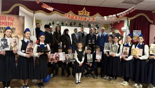 В школе Карабулака открыли две «Парты Героя» в память о погибших участниках СВО