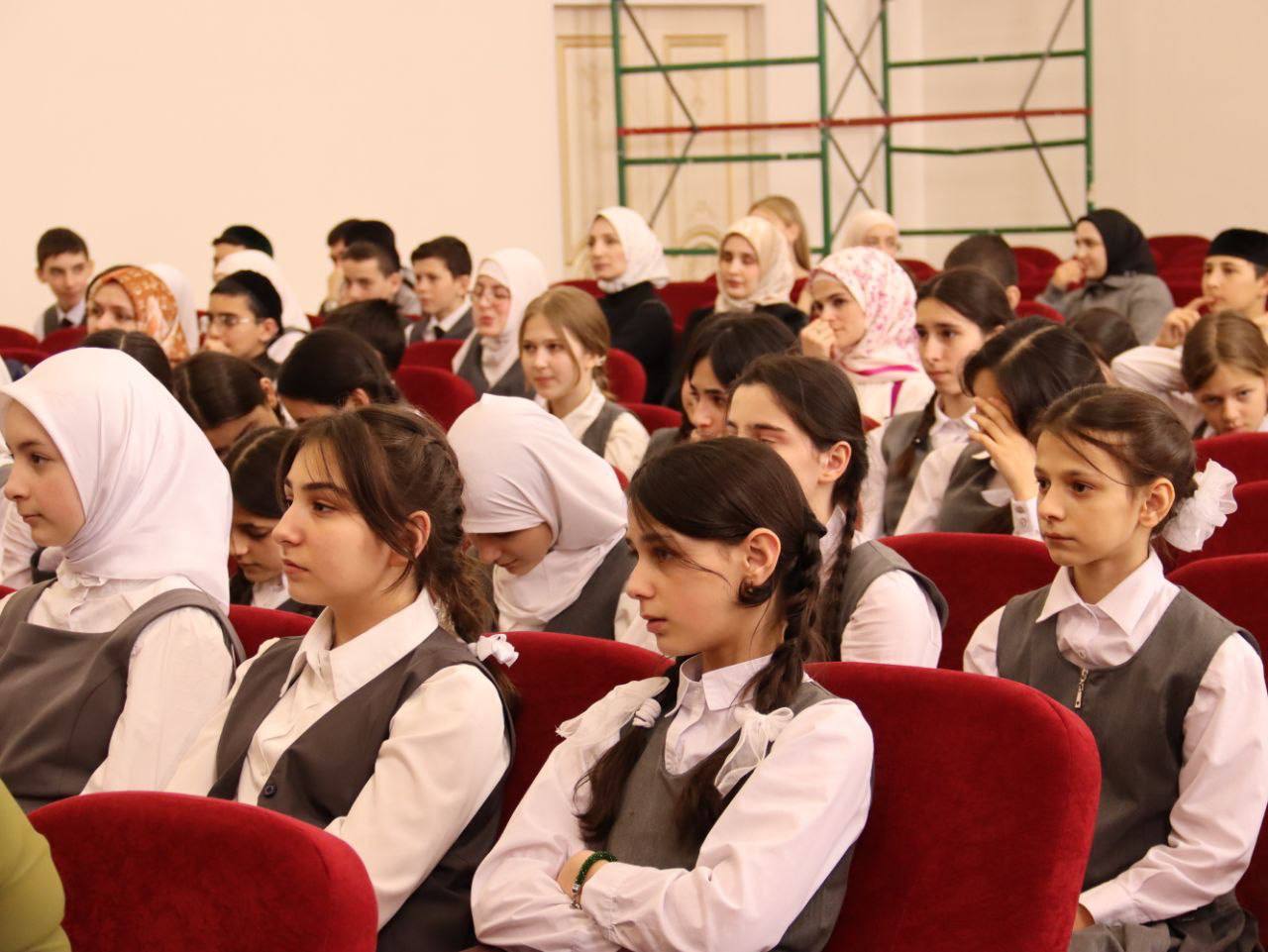 В школе №3 сельского поселения Барсуки в рамках патриотического мероприятия «России верные сыны» состоялось открытие двух «Парт Героя», посвящённых участникам СВО — Аслану Багаудиновичу Тутаеву и Ибрагиму Беслановичу... В школе №3 сельского поселения Барсуки в рамках патриотического мероприятия «России верные сыны» состоялось открытие двух «Парт Героя», посвящённых участникам СВО — Аслану Багаудиновичу Тутаеву и Ибрагиму Беслановичу...