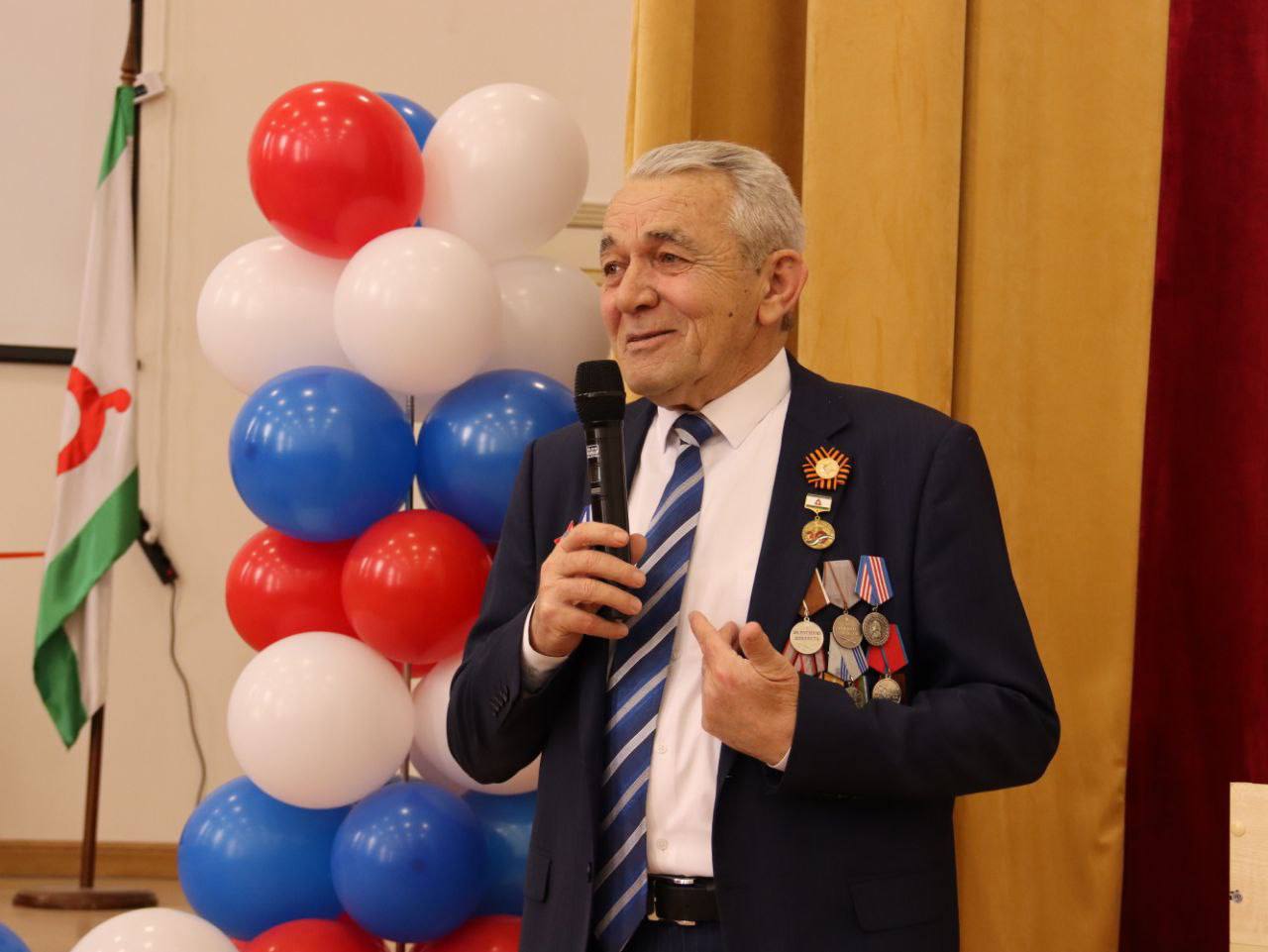 В школе №3 сельского поселения Барсуки в рамках патриотического мероприятия «России верные сыны» состоялось открытие двух «Парт Героя», посвящённых участникам СВО — Аслану Багаудиновичу Тутаеву и Ибрагиму Беслановичу... В школе №3 сельского поселения Барсуки в рамках патриотического мероприятия «России верные сыны» состоялось открытие двух «Парт Героя», посвящённых участникам СВО — Аслану Багаудиновичу Тутаеву и Ибрагиму Беслановичу...