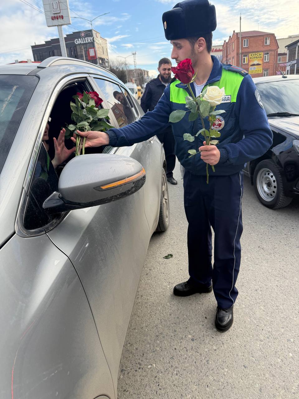 В г.Назрань прошла акция «Цветы для Автоледи!» В г.Назрань прошла акция «Цветы для Автоледи!»