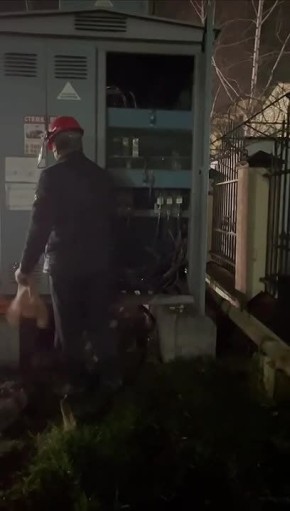 Последние проблемы в подаче электричества устранены: без света оставался дом № 54, 3 подъезд на улице И. Зязикова. Все причины устранены, электричество подано в полном объеме