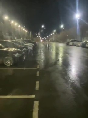 На улице А. Горчханова коммунальные службы в очередной раз занимались устранением засора в канализации