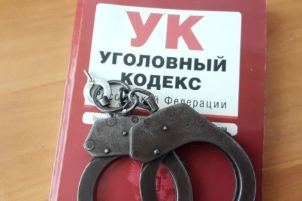 Сын обвиняется в краже денег у матери