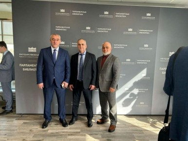 Депутат Народного Собрания РИ Ахмед Костоев вместе с мэром г. Магас Мусой Темурзиевым принял участие в конференции "О практике реализации Федерального закона от 20 марта 2025 года N 33-ФЗ «Об общих принципах организации...