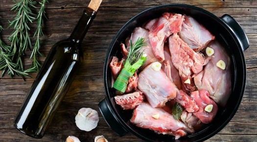 Нежный кролик в духовке: практические идеи и простые маринады