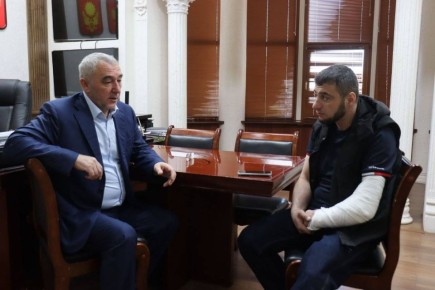 Сегодня Муса Темурзиев провёл встречу с Адамом Хадзиевым, участником специальной военной операции и ветераном боевых действий