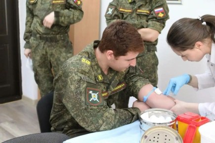 Курсанты и офицеры Военного центра ИнгГУ сдали кровь и зарегистрировались в базе доноров костного мозга в рамках акции «Сила донорства в единстве»