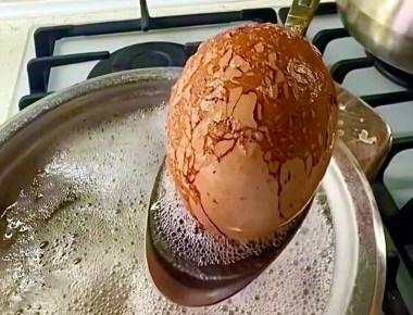 Как подготовить коричневые яйца к Пасхе: полезные советы