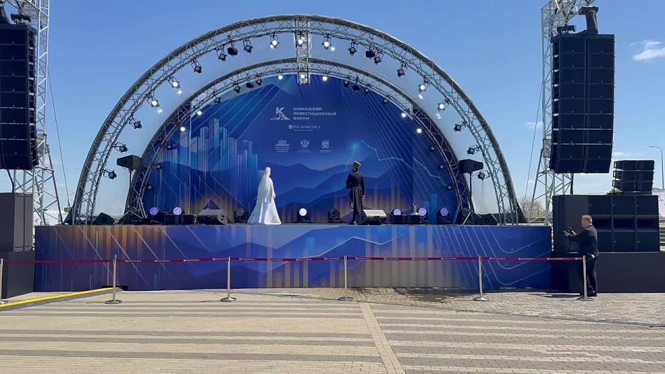 Выступление нашего Государственного ансамбля народного танца в рамках культурной программы Кавказского инвестиционного форума