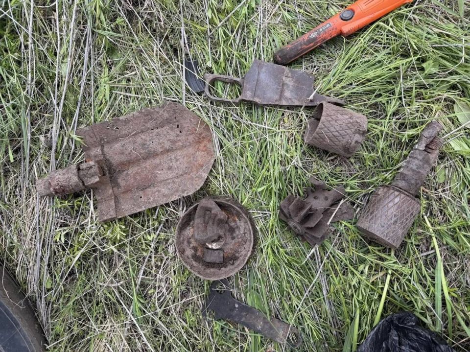 Фотографии, сделанные в ходе проведения поисковых мероприятий на территории Малгобекского района Республики Ингушетия с участием сотрудников следственных управлений Следственного комитета Российской Федерации
