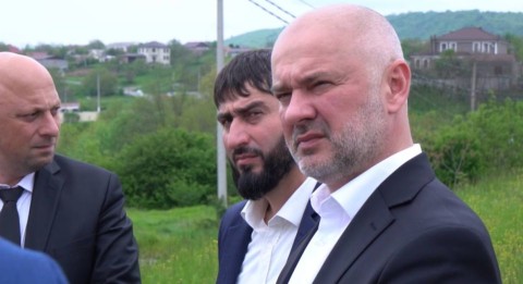 По вопросу поступающих жалоб от жителей Гамурзиевского административного округа сообщаем следующее