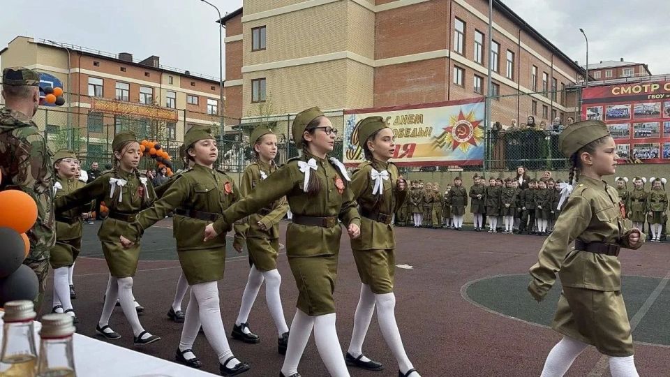 Махмуд-Али Калиматов: Сегодня свой праздник отмечают Первые, Орлята, Юнармейцы, юные Волонтёры Победы, Волонтёры-медики и представители других детских организаций, созданных по инициативе Президента России Махмуд-Али Калиматов: Сегодня свой праздник отмечают Первые, Орлята, Юнармейцы, юные Волонтёры Победы, Волонтёры-медики и представители других детских организаций, созданных по инициативе Президента России