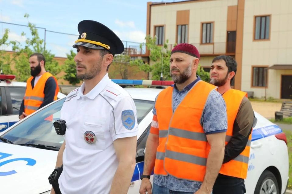 Фоторепортаж: дежурство народных дружинников Полиция Ингушетии приглашает граждан в ряды добровольцев-помощников стражей закона Фоторепортаж: дежурство народных дружинников Полиция Ингушетии приглашает граждан в ряды добровольцев-помощников стражей закона