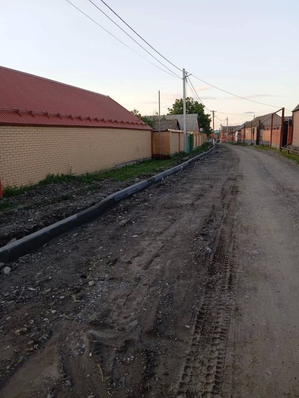 В с.п. Нижние Ачалуки продолжается благоустройство улицы Кооперативная в рамках федерального проекта «Комфортная городская среда» В с.п. Нижние Ачалуки продолжается благоустройство улицы Кооперативная в рамках федерального проекта «Комфортная городская среда»