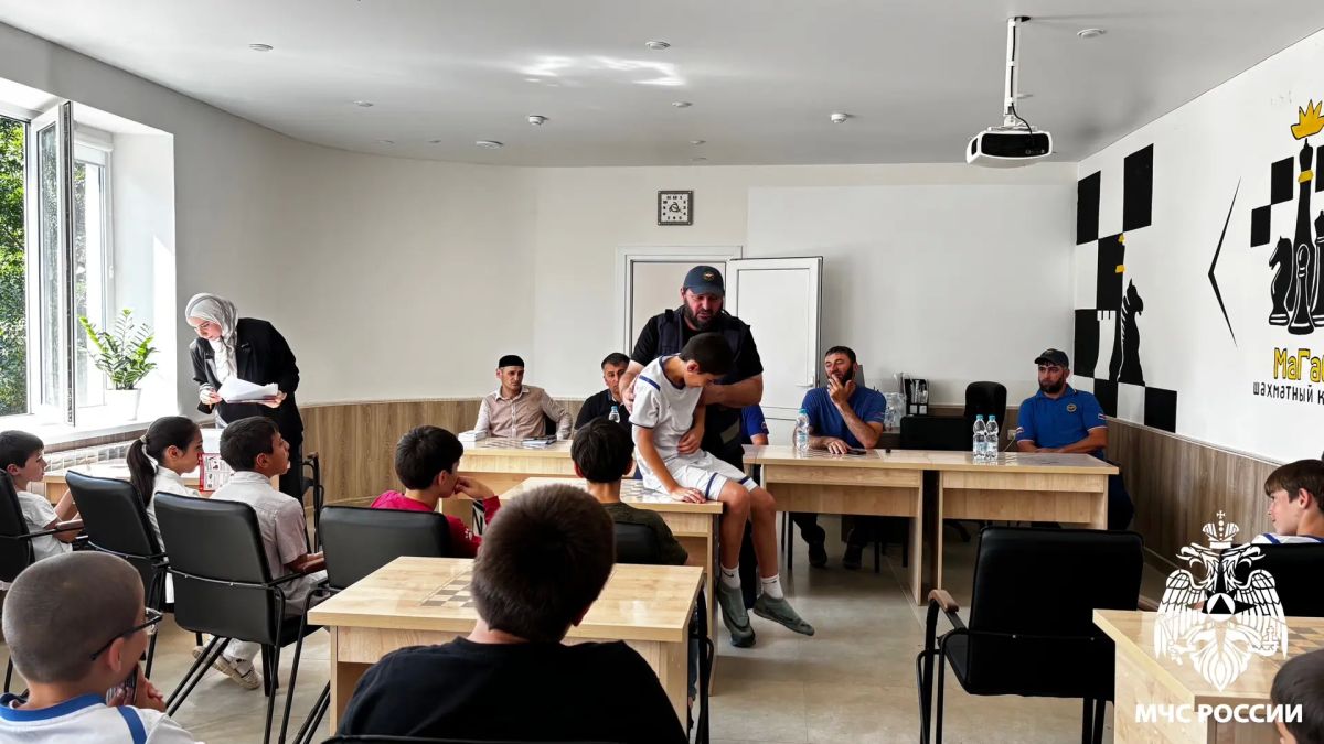 Спасатели МЧС провели урок безопасности для юных жителей Магаса Спасатели МЧС провели урок безопасности для юных жителей Магаса