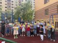 Госавтоинспекторы разъясняют родителям и детям о необходимости соблюдения правил безопасного поведения на дворовых территориях
