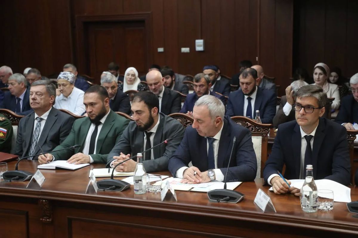 Ещё одной темой повестки еженедельного заседания кабинета министров стало обсуждение мероприятий, приуроченных ко Дню солидарности в борьбе с терроризмом Ещё одной темой повестки еженедельного заседания кабинета министров стало обсуждение мероприятий, приуроченных ко Дню солидарности в борьбе с терроризмом