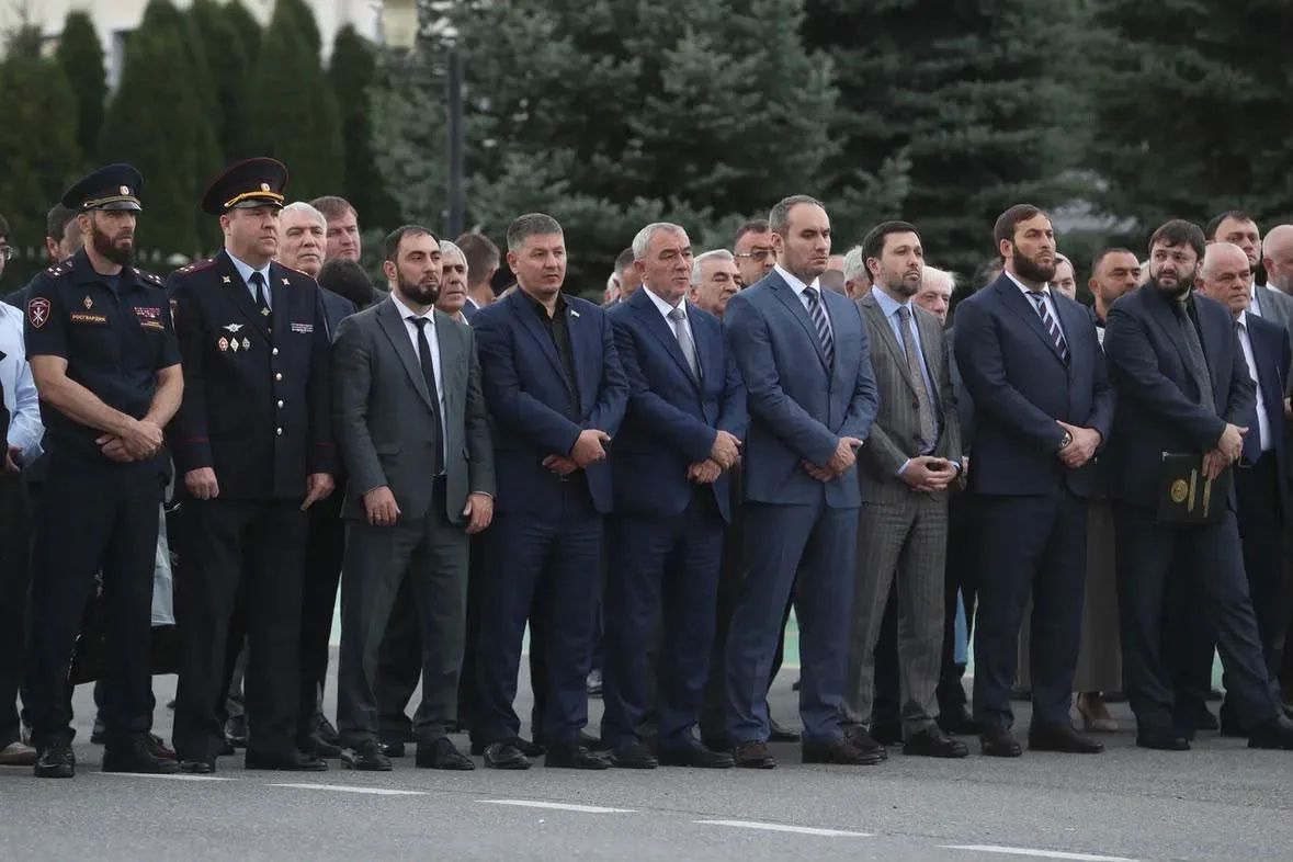 Сегодня на площади Согласия в Магасе состоялась торжественная передача техники и материальных средств для военнослужащих и сотрудников, выполняющих боевые задачи в зоне специальной военной операции Сегодня на площади Согласия в Магасе состоялась торжественная передача техники и материальных средств для военнослужащих и сотрудников, выполняющих боевые задачи в зоне специальной военной операции