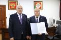 Председатель Парламента Магомет Тумгоев вручил Благодарности Председателя Законодательного Собрания Санкт-Петербурга депутату, руководителю фракции "Единая Россия" в Народном Собрании Магомету Алисханову и помощнику...