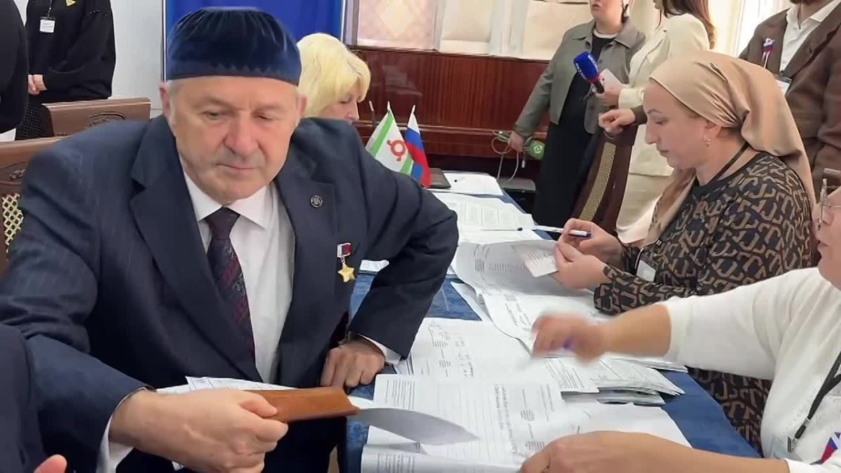 Одним из участников голосования стал Герой Российской Федерации, сотрудник органов внутренних дел Абубакар Костоев